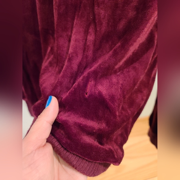 Vintage Velour L/M Landmark Maroon Collared Sweatshirt - Picture 5 of 5